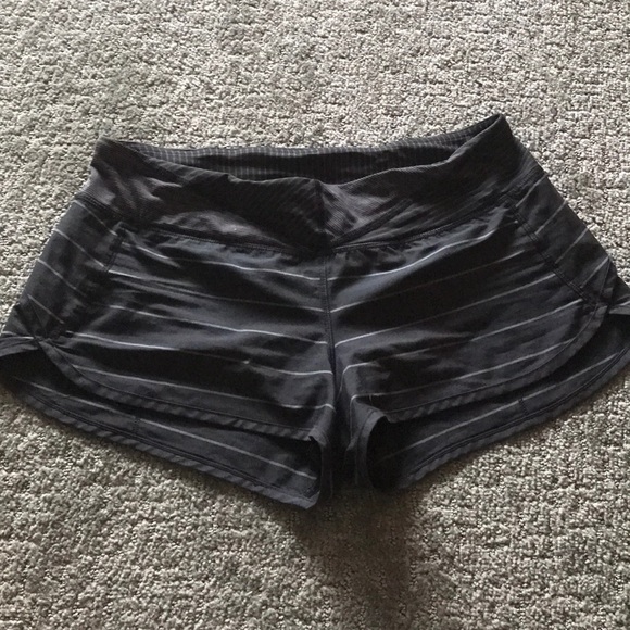 lululemon athletica Pants - Lululemon Speed Up Short (2.5”)
